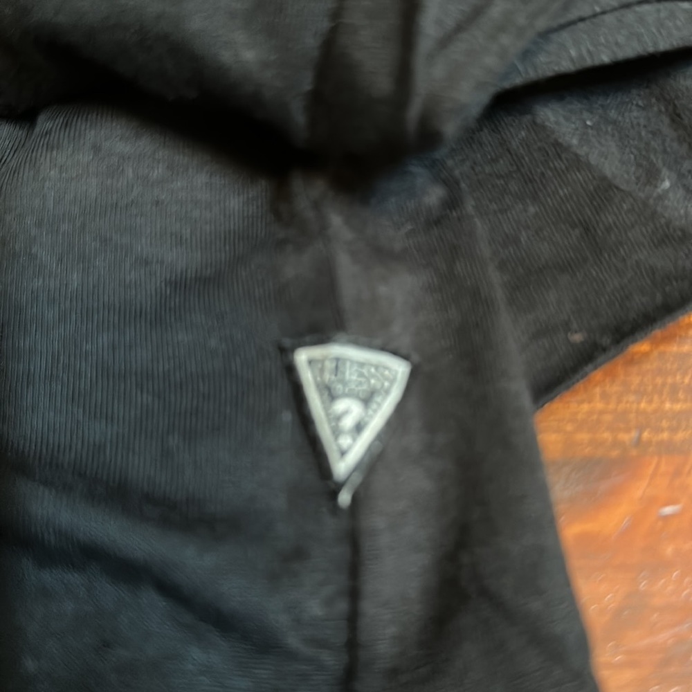 Guess - Mens RARE Graphic T-Shirt Black Tee Raised Lettering Fiery Logo - Picture 13 of 16